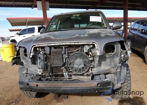 2003 Toyota Sequoia Sr5 V8 z USA, uszkodzony, nr VIN 5TDBT44A23S203449